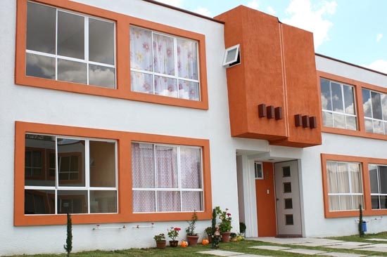 Los Héroes: vecinos denuncian vicios ocultos en 8 mil casas