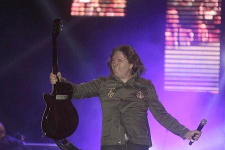 Miguel Mateos, el rockero revivió viejas glorias en Puebla