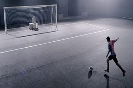 Conoce el inodoro que ataja penaltis