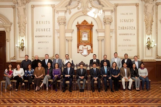 Eduardo Rivera pide reelección de ediles a senadores del PAN