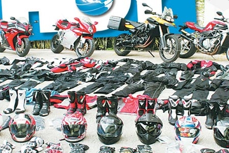 Tesorero de Granier tenía 4 motocicletas de lujo, además del Ferrari