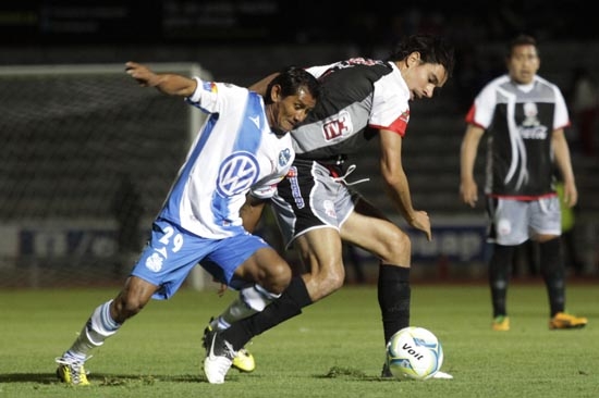 Lobos BUAP derrotó 3-2 a La Franja en juego amistoso en CU