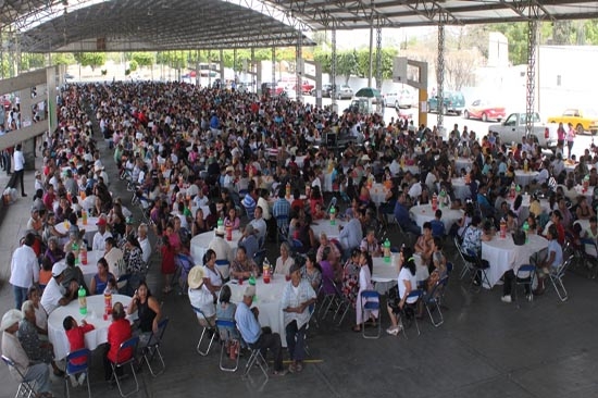 En Tehuacán, más de 10 mil personas amagan con irse del PRI