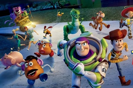 Toy Story, jóvenes recrearon película con juguetes reales
