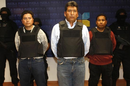 Cayeron dos policías que asaltaron y privaron de su libertad a reporteros en Puebla