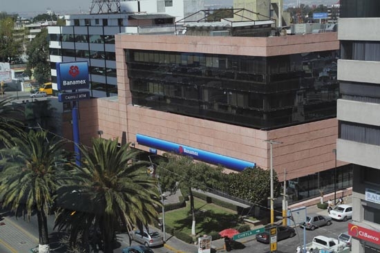 La Paz, Ánimas y Amalucan, zonas de riesgo para cuentahabientes, alerta la policía