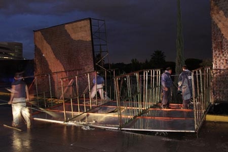 Se desploma estructura de Ecoparque Metropolitano, cayó sobre la Vía Atlixcáyotl