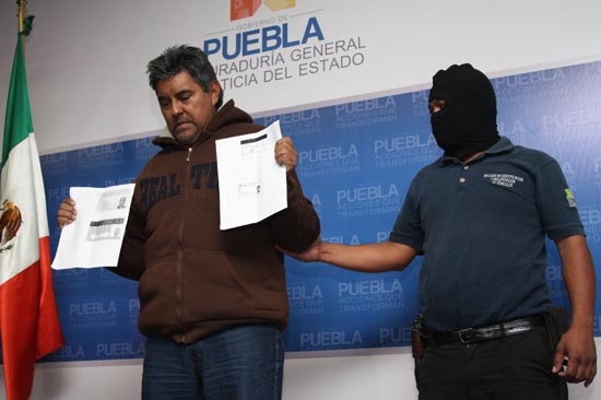Quiso cobrar 7mdp con documentos falsos y fue detenido por la policía