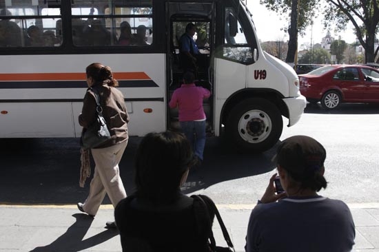 Facebook fracasa en su convocatoria de boicot al transporte público en Puebla