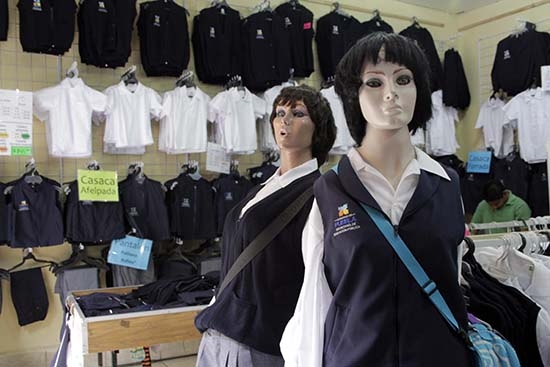 Uniforme único oficial, vigente en escuelas de Puebla, reitera la SEP