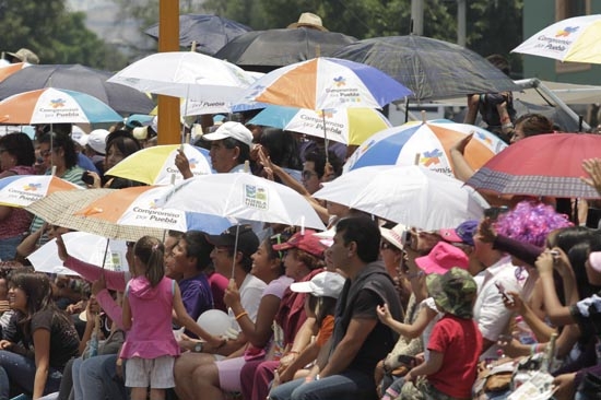 Puebla Unida aprovecha desfile del 5 de mayo para repartir propaganda