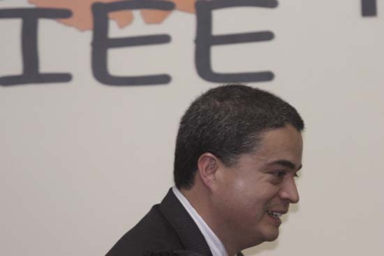 PRI pide al IEE destitución del consejero presidente, Armando Guerrero