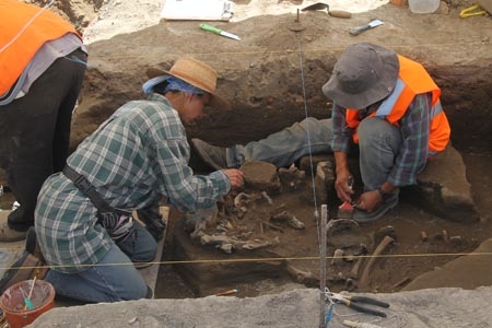 Hallan entierro prehispánico en el centro de San Andrés Cholula