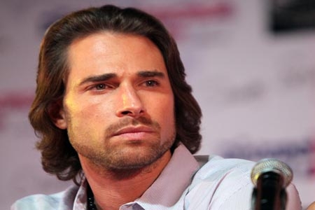 Sebastián Rulli exige respeto ante divorcio
