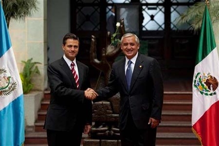 EPN y Pérez Molina pactan reforzar relación México-Guatemala