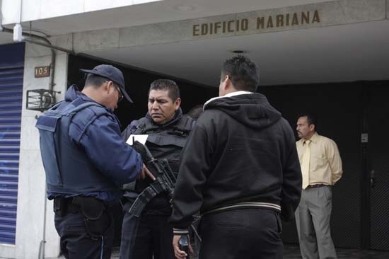 Roban 85 mil pesos en vales a empresa en Huexotitla