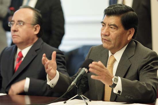 Diputados priístas defienden dotación de Notarías por Marín
