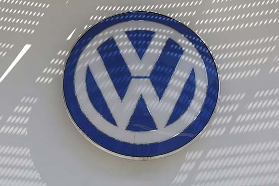 Volkswagen ofrece a sindicato 3.5% de aumento directo al salario