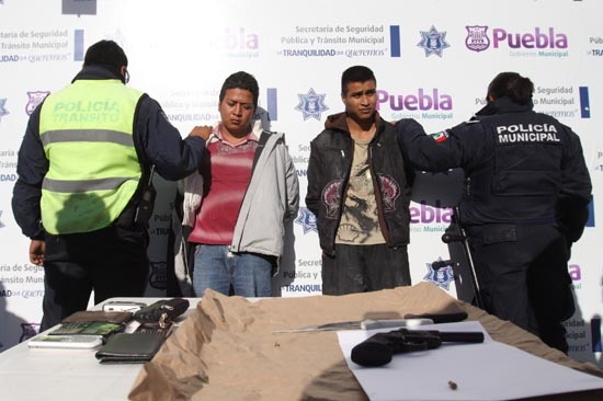 A balazos y golpes atracaron un microbus en Mayorazgo, los responsables fueron capturados