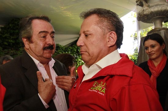 Agüera asegura a constructores que gobernará acompañado de poblanos
