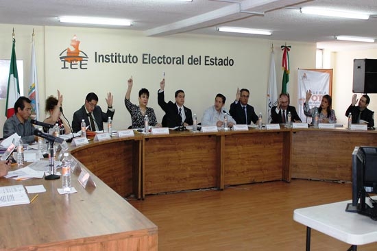 IEE aprueba manual para fiscalización de partidos