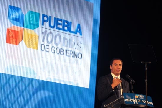 RMV rinde informe de 100 días; llama a tener visión de futuro