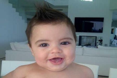 Shakira celebra siete meses con Milan