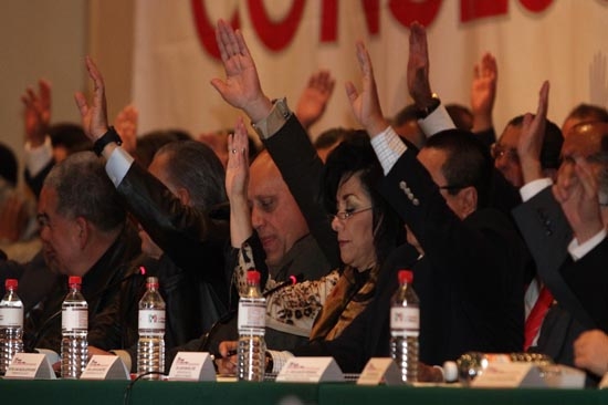 Consejo Político del PRI exige al CEN quitar al Panal candidatura al Senado