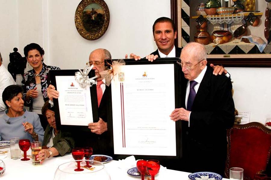 Moreno Valle da a su abuelo el mejor regalo de cumpleaños
