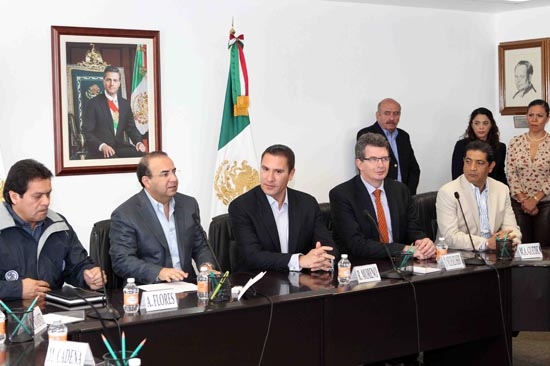 Navarrete Prida y Moreno Valle buscan evitar huelga en Volkswagen