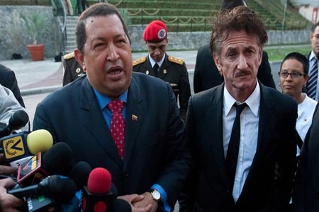 Sean Penn hará cantar a Hugo Chávez