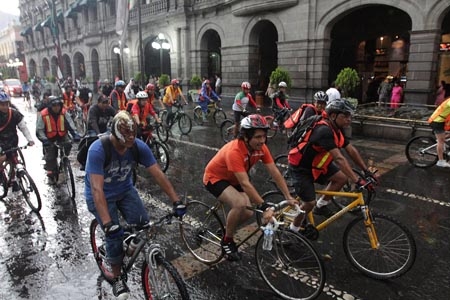 Ciclistas se manifestaron en las calles de Puebla