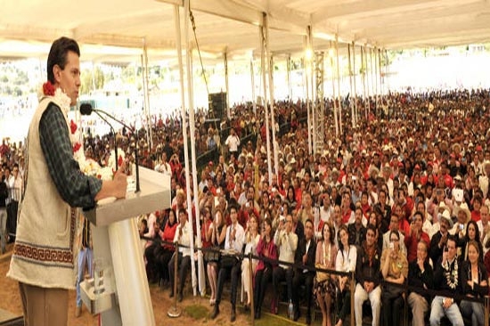 Peña Nieto reitera compromiso con los pueblos indígenas