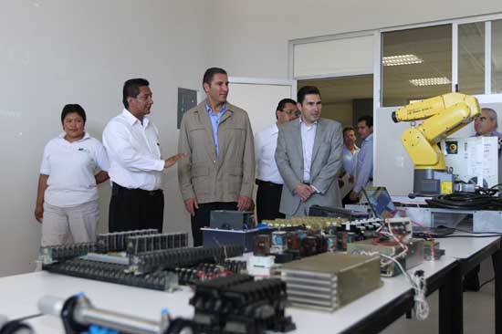 RMV inaugura Universidad Tecnológica de Tehuacán