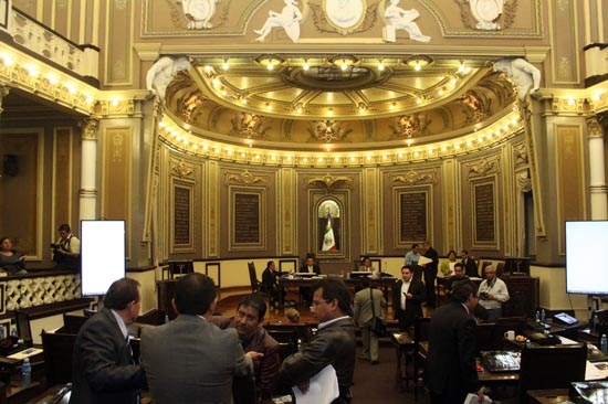 Bancada del PRI aprueba reforma administrativa de Moreno Valle