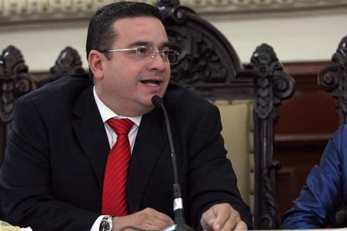 Chávez Estudillo niega ser mensajero de Doger en caso BUAP