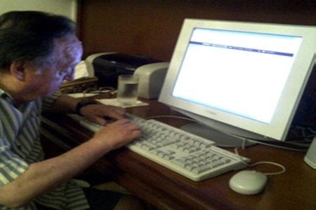 Chespirito, adicto al Twitter