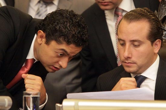 Salomón y Riestra cumplen con proceso de entrega-recepción del Congreso