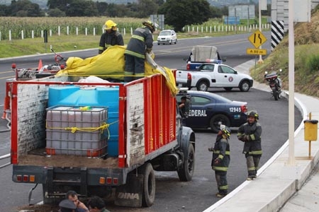 Policía Federal localizó camioneta con gasolina robada en la autopista Puebla-Perote