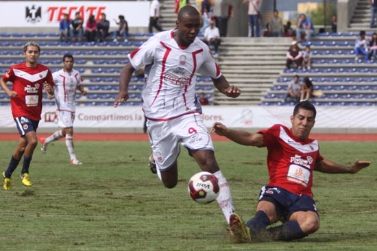 Lobos BUAP derrotó 2-1 a Veracruz, se suspendió partido por lluvia