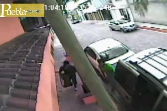 Así roban autopartes en Puebla