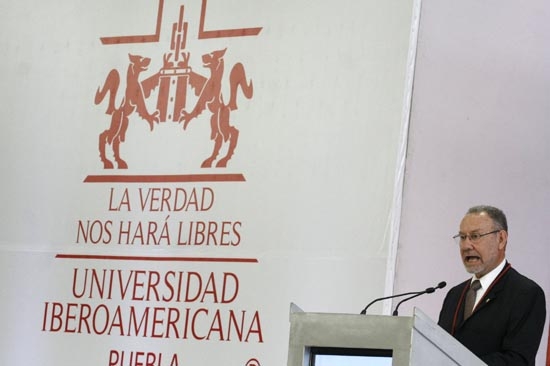 Fernández Font asume nuevamente rectoría de la Ibero Puebla