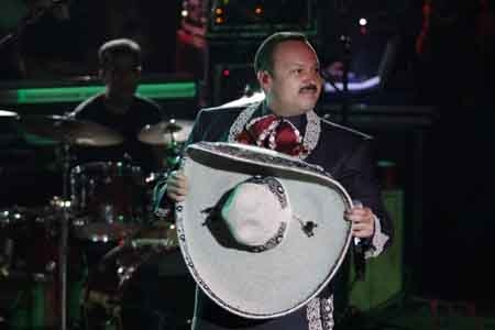 Pepe Aguilar conquistó a sus fans poblanas con música ranchera