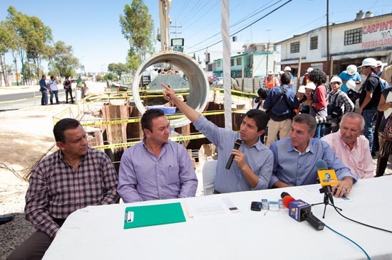 Rivera y Gali supervisan obras del colector pluvial Atlaco