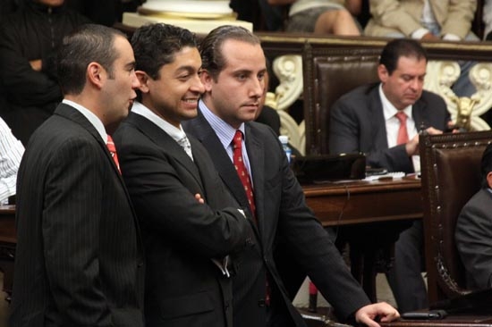 En la pugna por control del PAN, Congreso de Puebla cambia calendario electoral