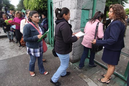 97% de aspirantes llegan al examen de oposición para conseguir plaza de maestro