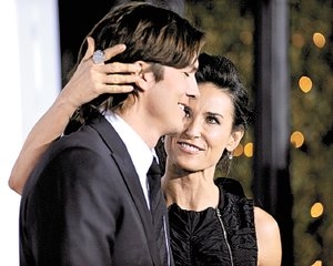 Demi Moore extraña a Aston Kutcher