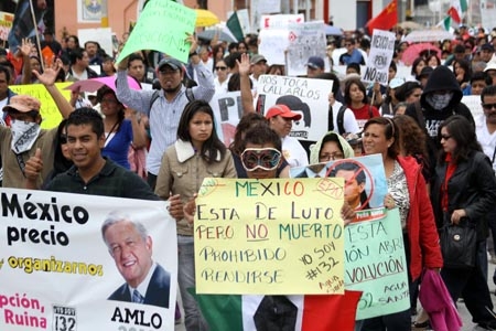 Marchas contra la imposición en Puebla y Xicotepec