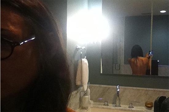 Demi Moore, semidesnuda en Twitter