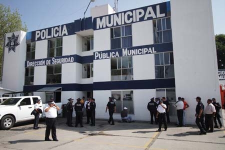 Agentes viales inconformes; los mandan de policías a juntas auxiliares